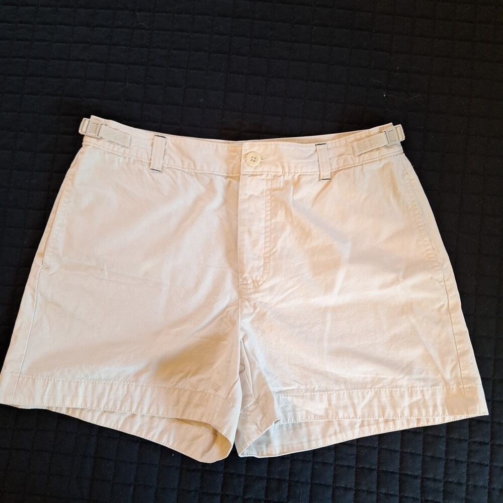 Gap 100% Cotton Women's Khaki Mid Rise Shorts Sz 8. 3" Inseam.
